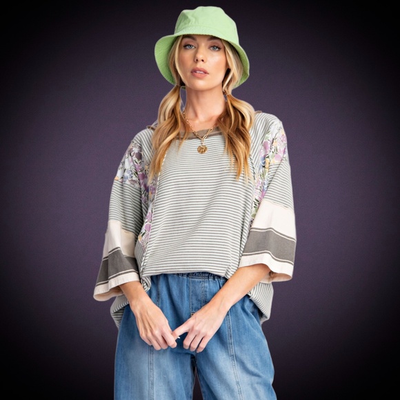 EASEL “Great Vibes” Mixed Print Relaxed & Stretchy Fit Top Defined Seams Details - Picture 2 of 15